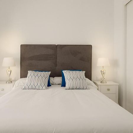 2306 - Brand New Apt, Walking Distance To Beach! Casares Luaran gambar