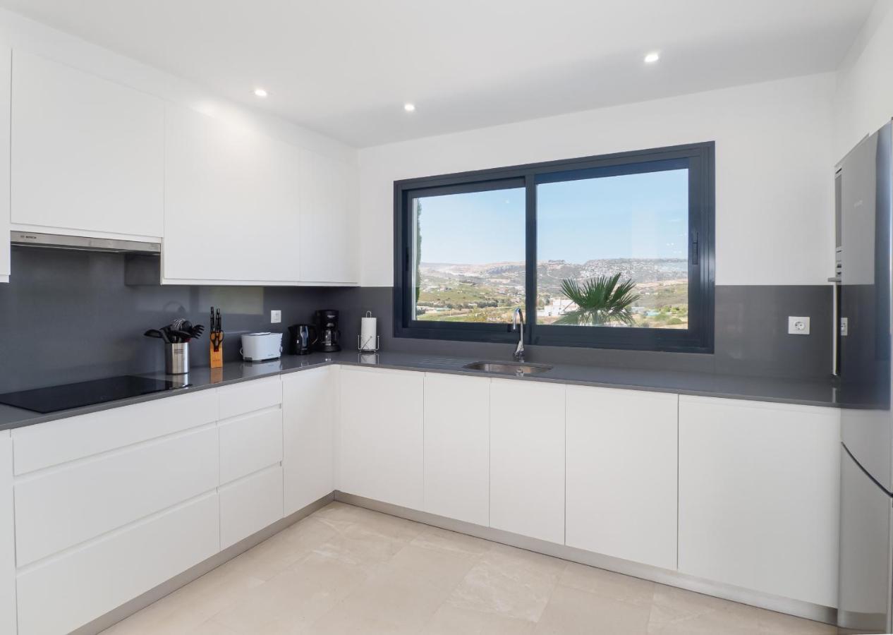 2306 - Brand New Apt, Walking Distance To Beach! Casares Luaran gambar