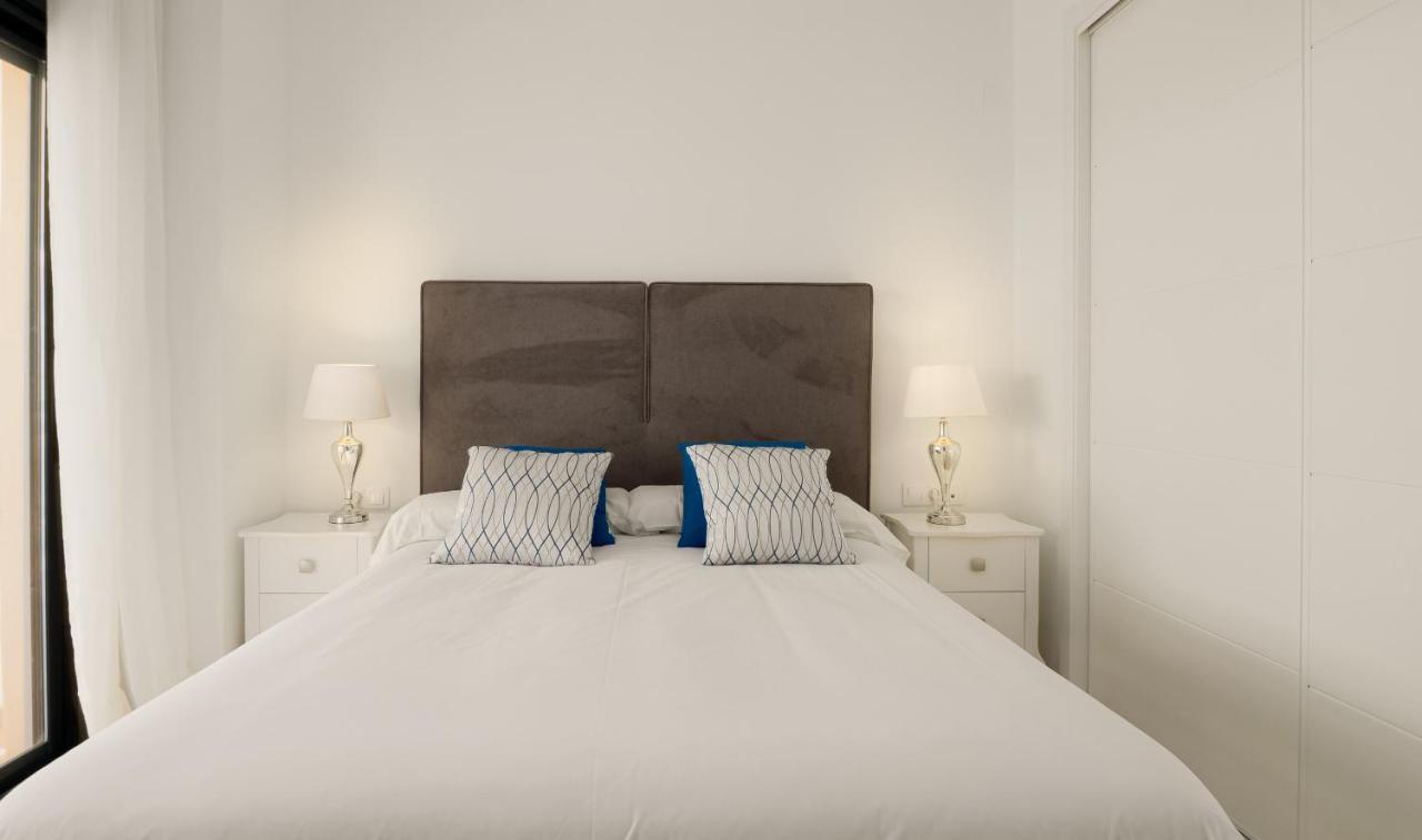 2306 - Brand New Apt, Walking Distance To Beach! Casares Luaran gambar